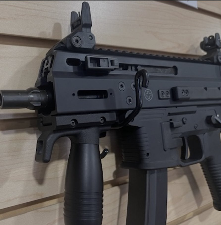 B&T APC9 Pro receiver and front rail detail